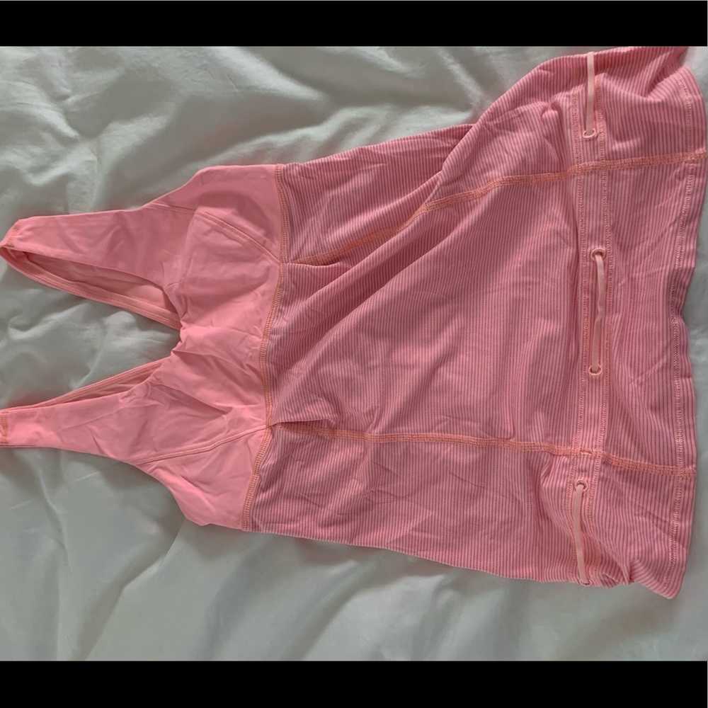 Lululemon tank top built in bra. Color pink.